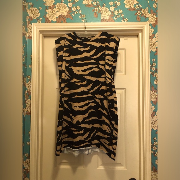 ASOS T-SHIRT DRESS - Picture 2 of 6